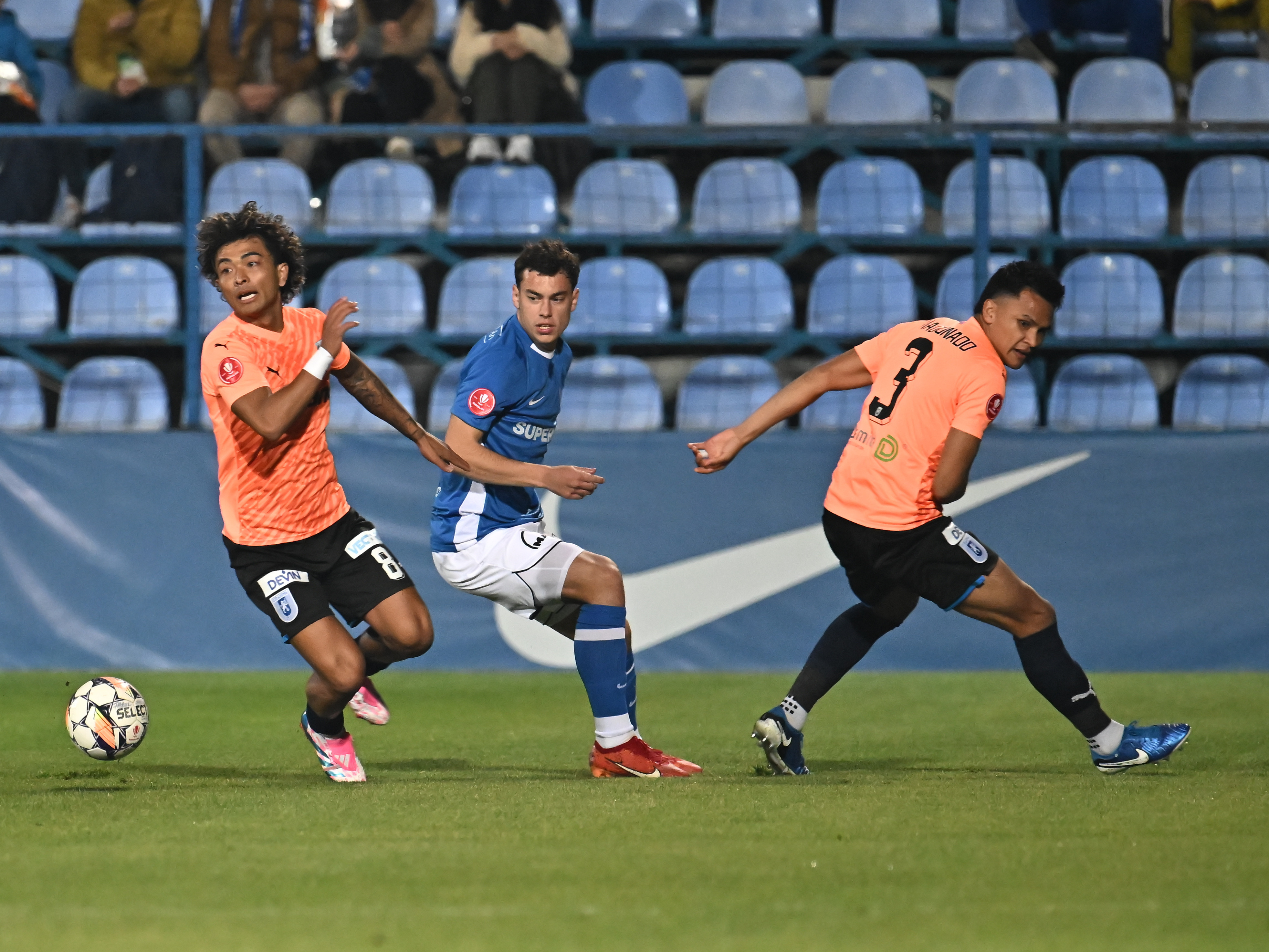 Farul Constanța - Universitatea Craiova 3-2 | Hagi le-a dat mat &icirc;n 10 oameni! Oaspeții au ratat un penalty prin Houri